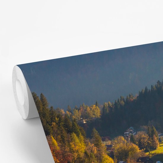 Papier peint photo en vinyle - Lac de Bled en Slovénie à l'automne largeur 450 cm x hauteur 300 cm - Tirage photo sur papier peint (disponible en 7 tailles)