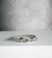 Saya Jewelry Design Leren armband in de kleur Raza Light Grey met haaksluiting