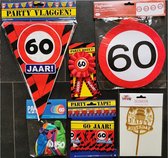 60 jaar- Verjaardag Versiering - Ballonnen - Afzetlint - Vlaggenlijn - Taarttopper - Rozet - Feestpakket