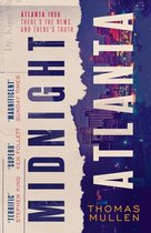 Boekomslag 'Midnight Atlanta' met de titel verticaal en de skyline van Atlanta bij nacht.