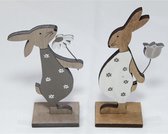 Paasdecoratie met kruiwagen | handgemaakte Houten konijn van 15 cm | set van 2