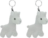 Set van 4x stuks alpaca mini knuffel sleutelhanger 12 cm wit - Dieren cadeaus artikelen voor kinderen