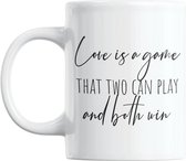 Studio Verbiest - Mok - Liefde / Valentijn - Love is a game that two can play and both win - 300ml