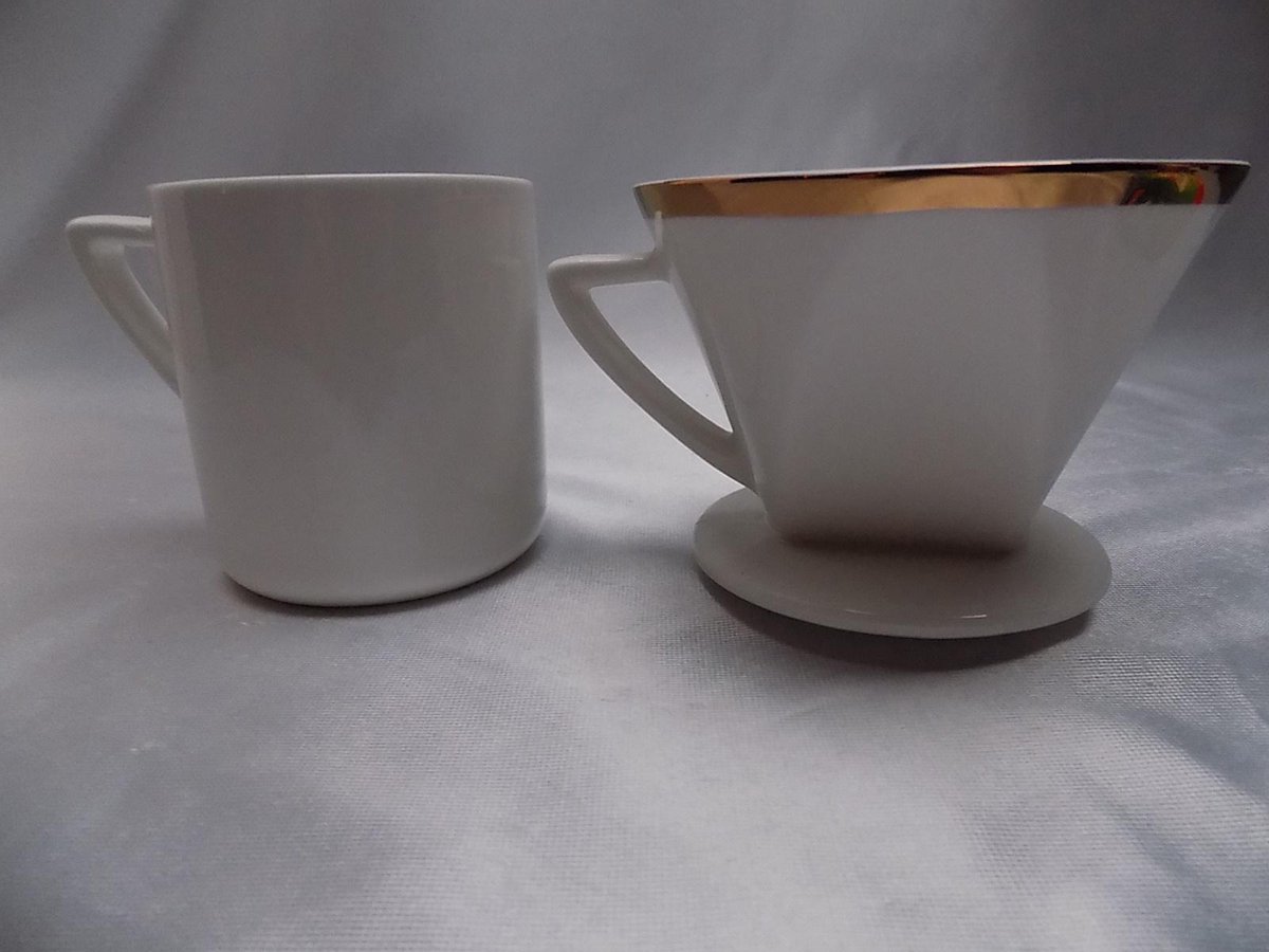 Koffiezet set, 2 kops (1 beker en filter aardewerk) met filters, koffie en maatlepel