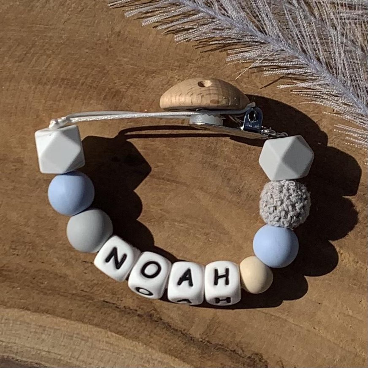 Goedkoopste Speenkoord met naam | Gepersonaliseerd | Blauw | Kraamcadeau | Met persoonlijke boodschap | Baby | Speenclip | Speenketting | Bebbes