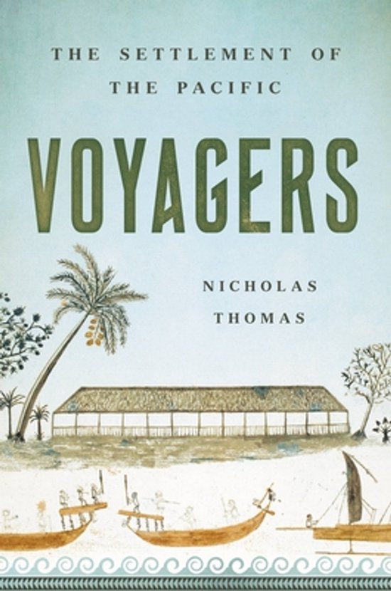 Livre "Voyagers" avec une illustration de canoës, un bateau, un bâtiment, des palmiers et des arbres tropicaux.