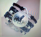 Lederen armband paard Fries zwart; Infinity
