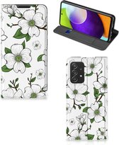 Hoesje Geschikt voor Samsung Galaxy A52 5G Enterprise Editie | A52 4G Book Case Dogwood Flowers