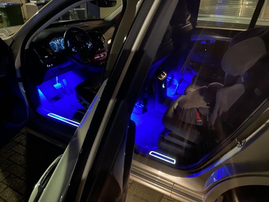 Éclairage de voiture LED Golden Light LED pour l'intérieur avec