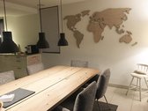 Paspartoet Houten wereldkaart met landgrenzen - 180x90 cm - gerookt eiken - houten wanddecoratie