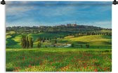 Wandkleed Toscaanse landschappen - Een veld met rode bloemen in het Italiaanse Toscane Wandkleed katoen 120x80 cm - Wandtapijt met foto
