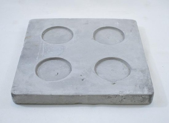 Waxinelichtjeshouder robuust beton voor 4 waxinelichtjes: 21.5 x 21.5 x 2 cm