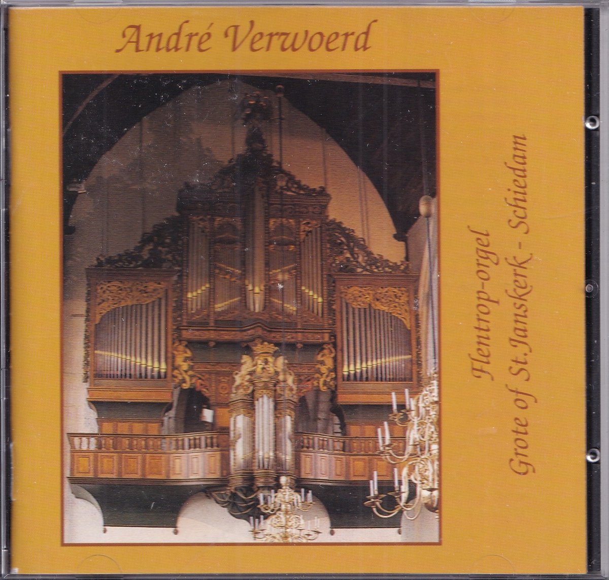 André Verwoerd bespeelt het Flentrop-orgel in de Grote of St. Janskerk te Schiedam
