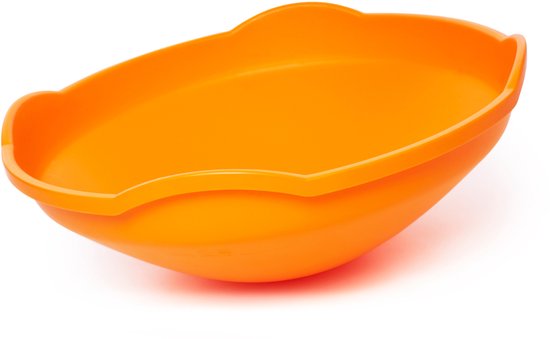 Een lege oranje wiebeltol van Gonge, op een witte achtergrond.