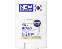 NIVEA SUN UV Face Silky Zonnebrand Stick Gezicht SPF 50+ - Zonnestick Niet vet & Onzichtbaar - Waterbestendig Sunstick - Ademende bescherming - Korean Skincare