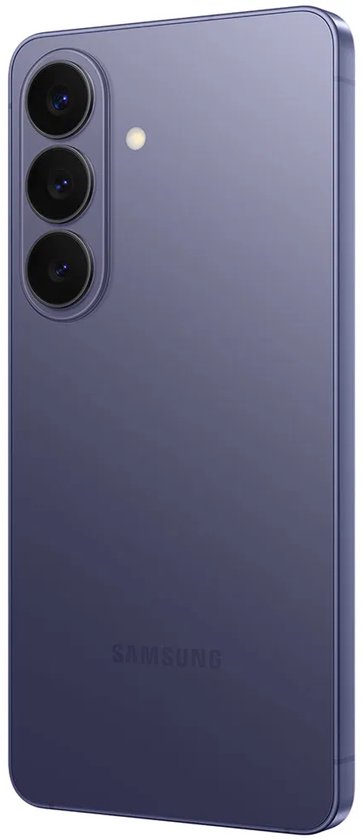 Paarse Samsung Galaxy S26 smartphone, schuin van achteren gezien, met drie camera's in verticale opstelling.