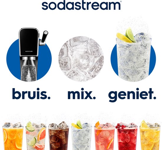 Bruiswatermachine, ijsklontjes en een glas bruiswater met limoen en munt. Onderin, diverse glazen drankjes.