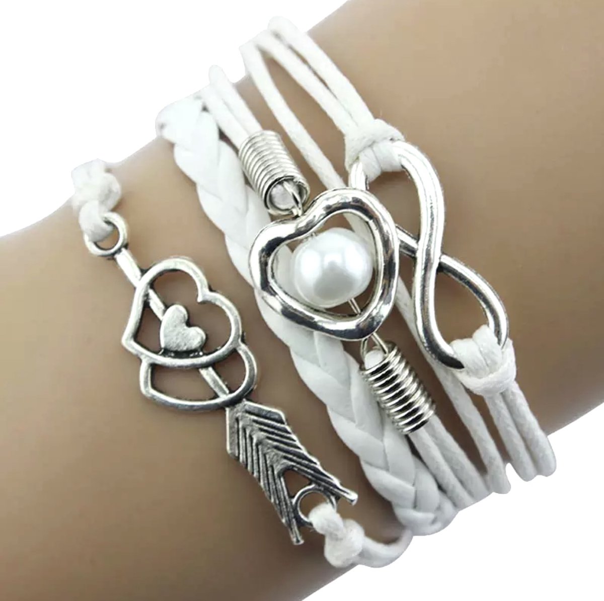 12Getit Armbandje Wit met Love en Hartjes hangertje.