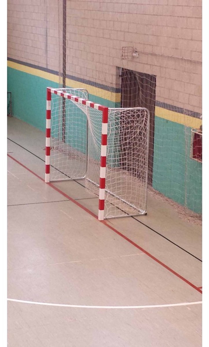 Set van 2 metalen zaal-/handbaldoelen beweegbaar 80x80 mm met ronde buisbasis