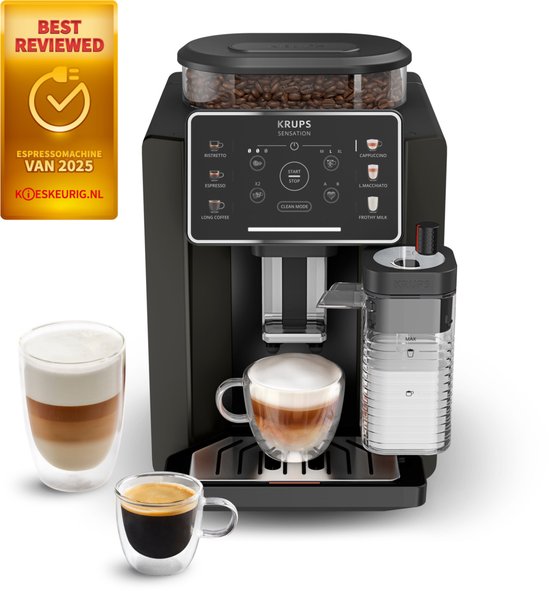Zwarte Krups Sensation volautomatische espressomachine met melkreservoir, een glas cappuccino en een glas espresso.
