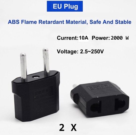 Twee zwarte Amerikaanse naar Europese reisstekkers met twee pinnen, met tekst over "ABS Flame Retardant Material, Safe And Stable".