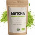 Zakje matcha biologisch poeder met bladeren en tekst: Matcha Organic Powder 90g.