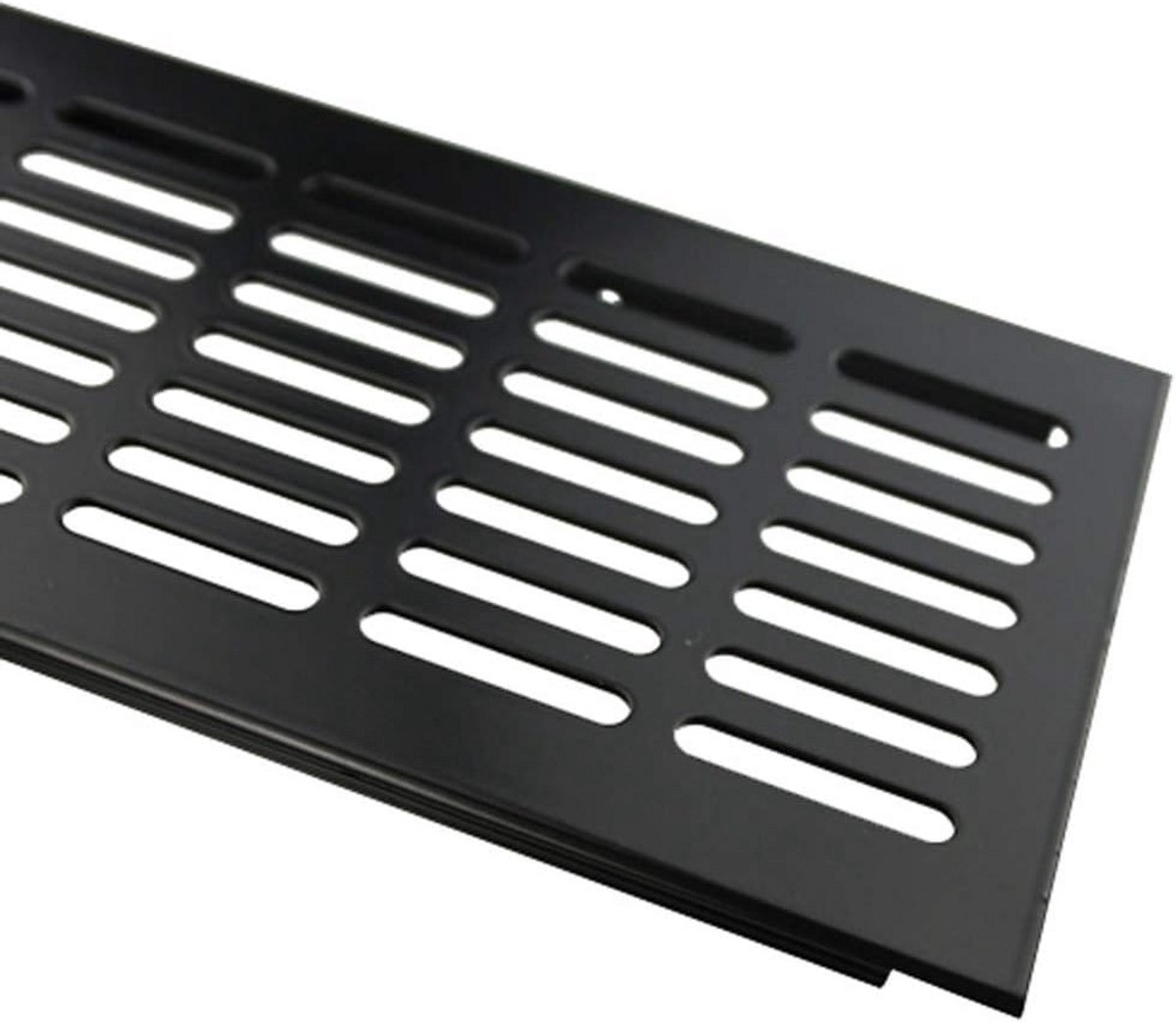 Ventilatierooster Geperforeerde Plaat 100mm Zwart RAL9005 Lange Lengte