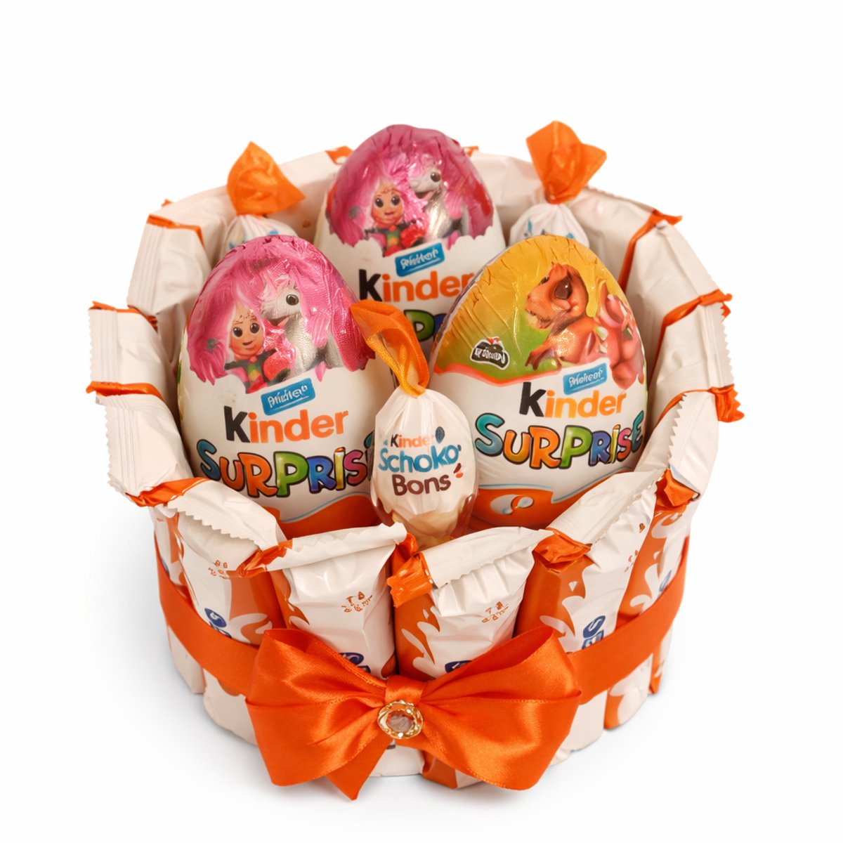 Luxe Kinder Chocolade Taart – Duplo, Kinder Surprise & Schoko-Bons Cadeautaart met Satijnen Strik-Luxecadeaumanden