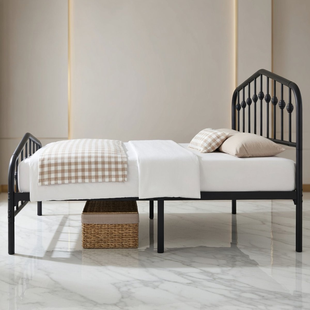 Royal Vintage Metalen Bedframe 140x200 cm - Zwart Tweepersoonsbed met Kroon Hoofdeinde - Industrieel Design - Extra Stevig 363 kg - Inclusief lattenbodemCasa Serena