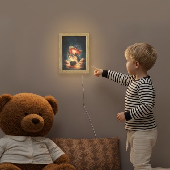 Nachtlampje 15x20 cm - Kinder lampje - Tovenares - Meisje - Boeken - Toveren - Tafellamp kinderkamer - Slaapkamer lamp - Bedlamp kinderen - Kinderlampje stopcontact - Wandlamp babykamer - Nachtlampjes van Merkloos — afbeelding 5