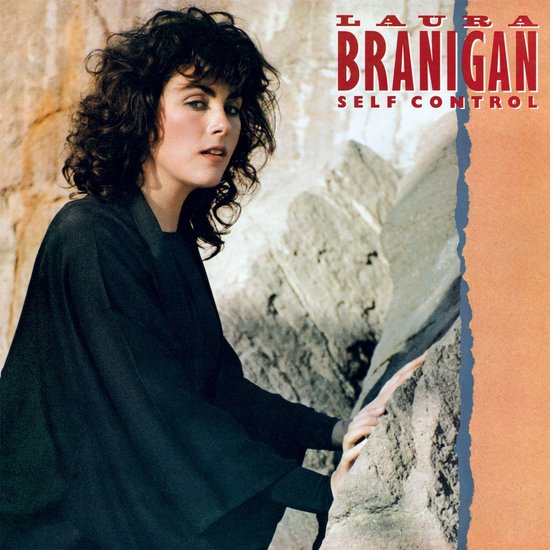 Laura Branigan met krullend donker haar, draagt een zwarte blouse, op de hoes van het album Self Control.