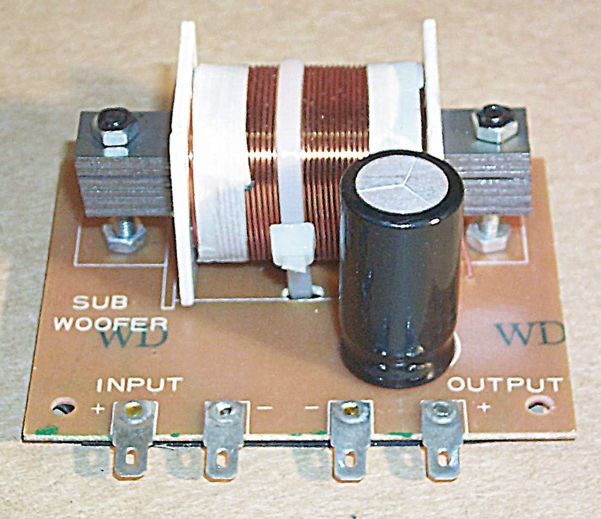 Subwoofer 200/400W voor zelfbouw met hoogwaardige componenten