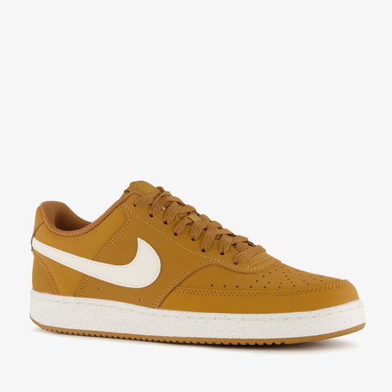 Nike Court Vision Low en marron.