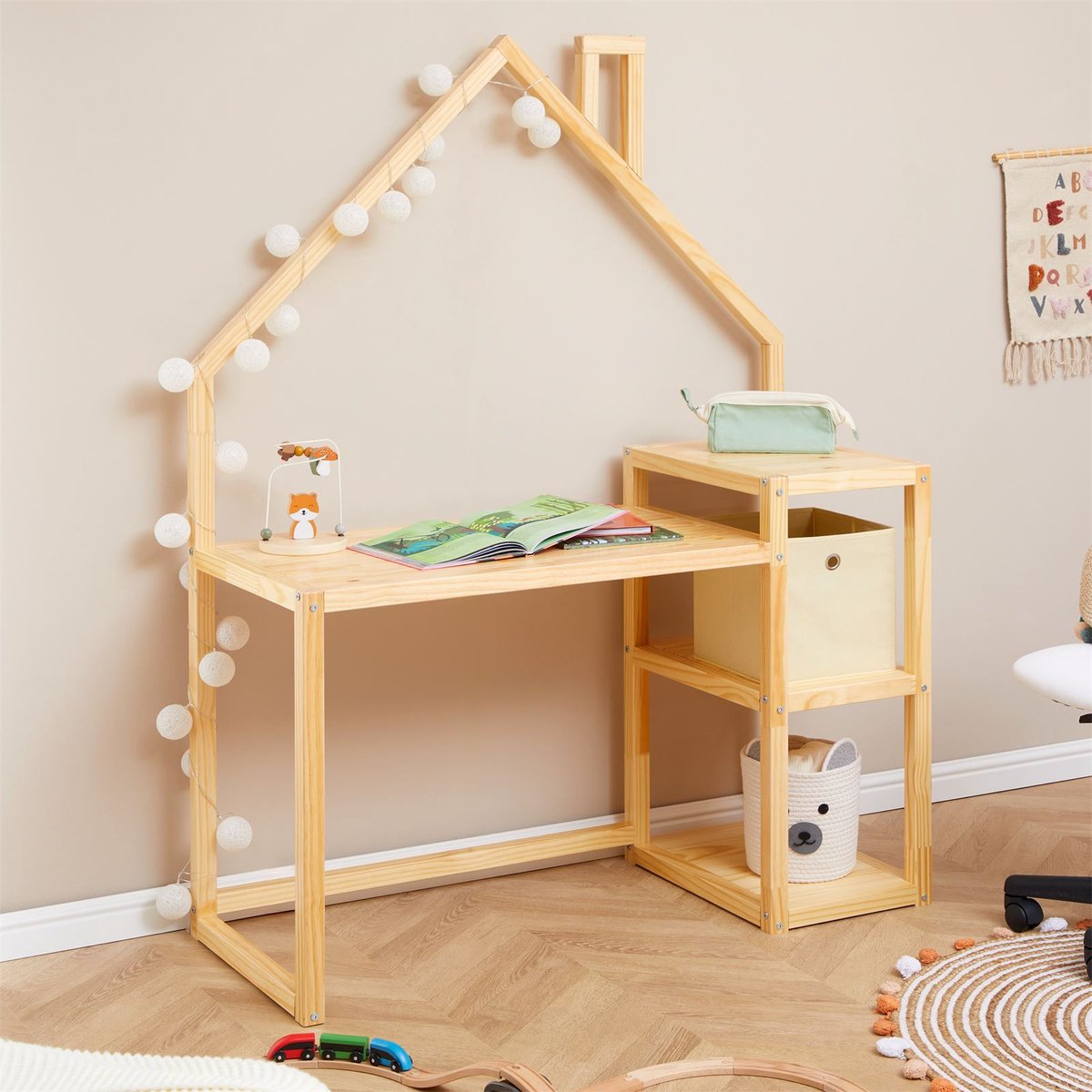 Kinderbureau NIVIA huisvorm naturel met plank opbergruimte gemaakt van massief grenen. Stabiel en duurzaam, perfect voor kinderkamers. Montessori-meubilair ideaal voor huiswerk of knutselen - Hoofdafbeelding