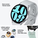 Samsung Galaxy Watch6 met dunne rand. Verschillende wijzerplaten en bandjes in geel, grijs en blauw. Een groen bandje wordt getoond.