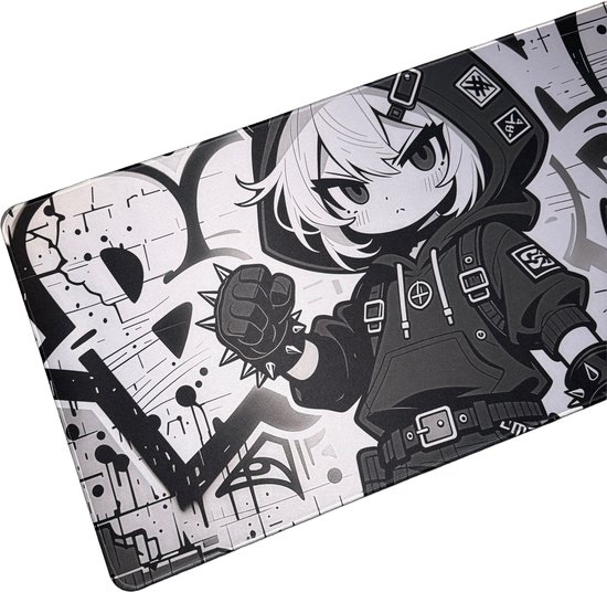 Detail van zwart-witte anime muismat met meisje in hoodie en graffiti.