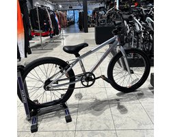 Free Agent Champ BMX - pumptrack fiets - zilver - 5 t/m 9 jaar