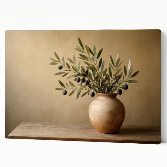 Branches d'olivier avec des olives sombres dans un vase de couleur terre sur une étagère en bois.