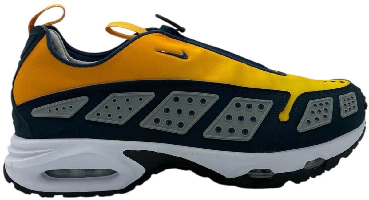 W NIKE Nike Air MAX SNDR Sneakers Unisex Oranje