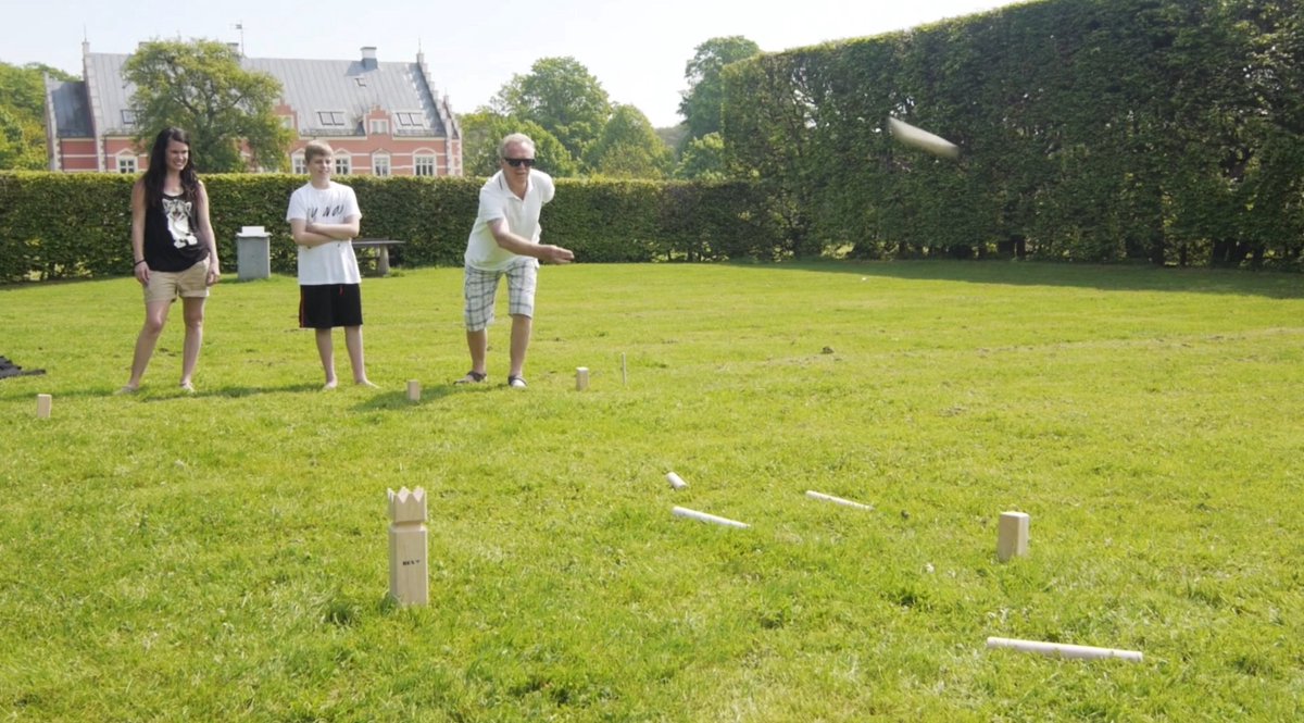 Bex Kubb Original – Zweeds Vikingschaak – Premium Buitenspel – Massief Rubberhout – Koning Met Houtkleurige Kroon – Vanaf 8 Jaar – Inclusief Luxe Houten Draagkist — afbeelding 13