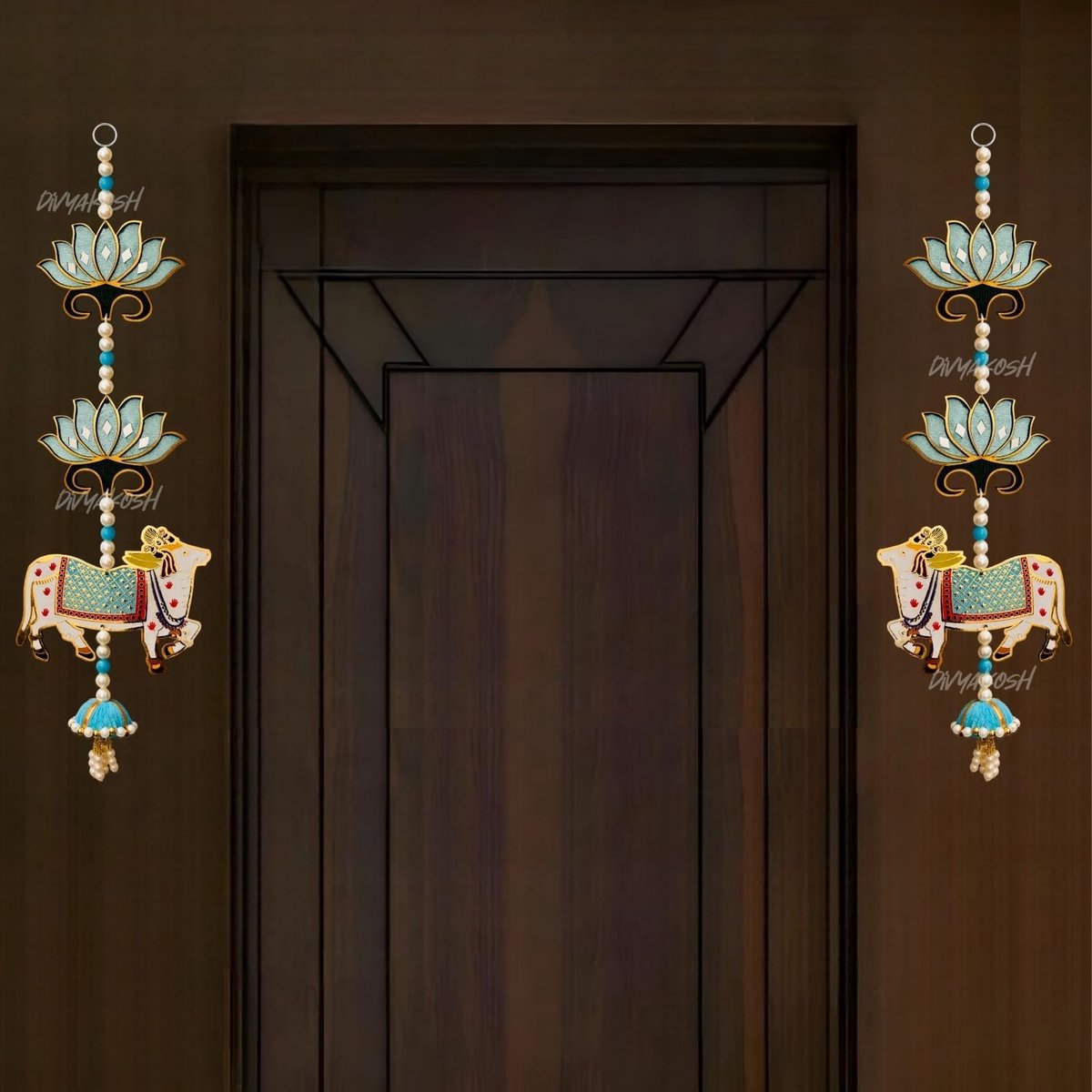 Houten Mandir Decoratie - Lotus Koe Ornament - Deur Ingang Versiering - Handgemaakt Hout - 45 cm Hoog - Meerkleurig