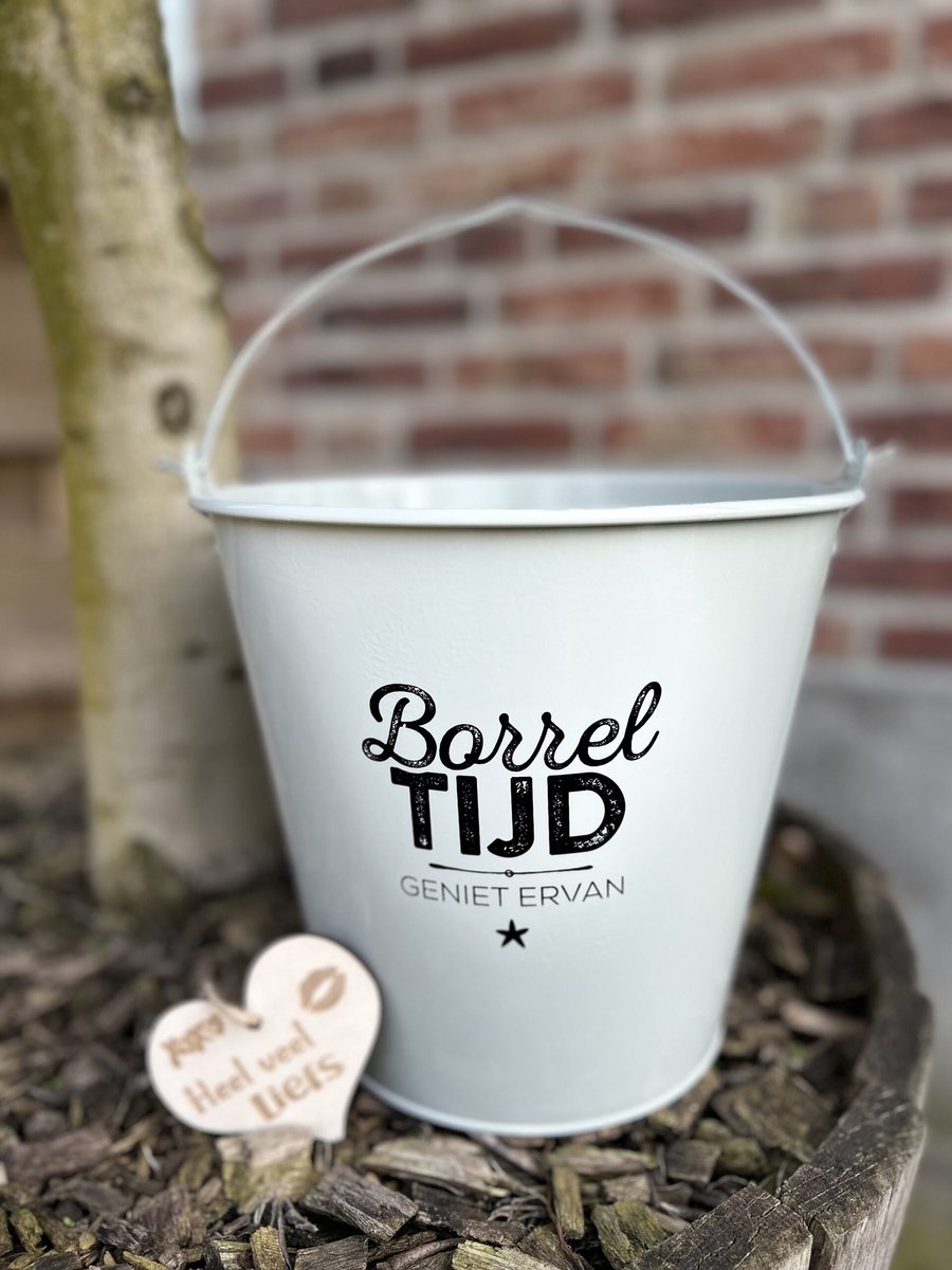 Creaties van Hier – Cadeau emmer Borreltijd met houten hartje - 24 cm – zink – decoratie