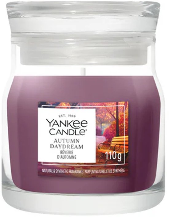 Yankee Candle "Autumn Daydream" geurkaars in glazen pot met paars label, 110g.