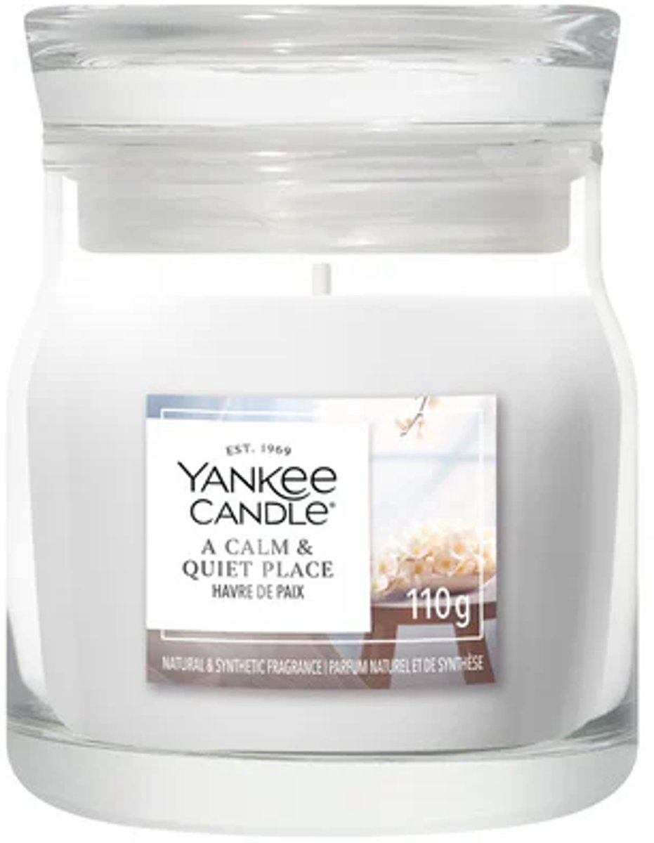 Yankee Candle A Calm & Quiet Place Small Jar Geurkaars - tot 30 branduren Blauw