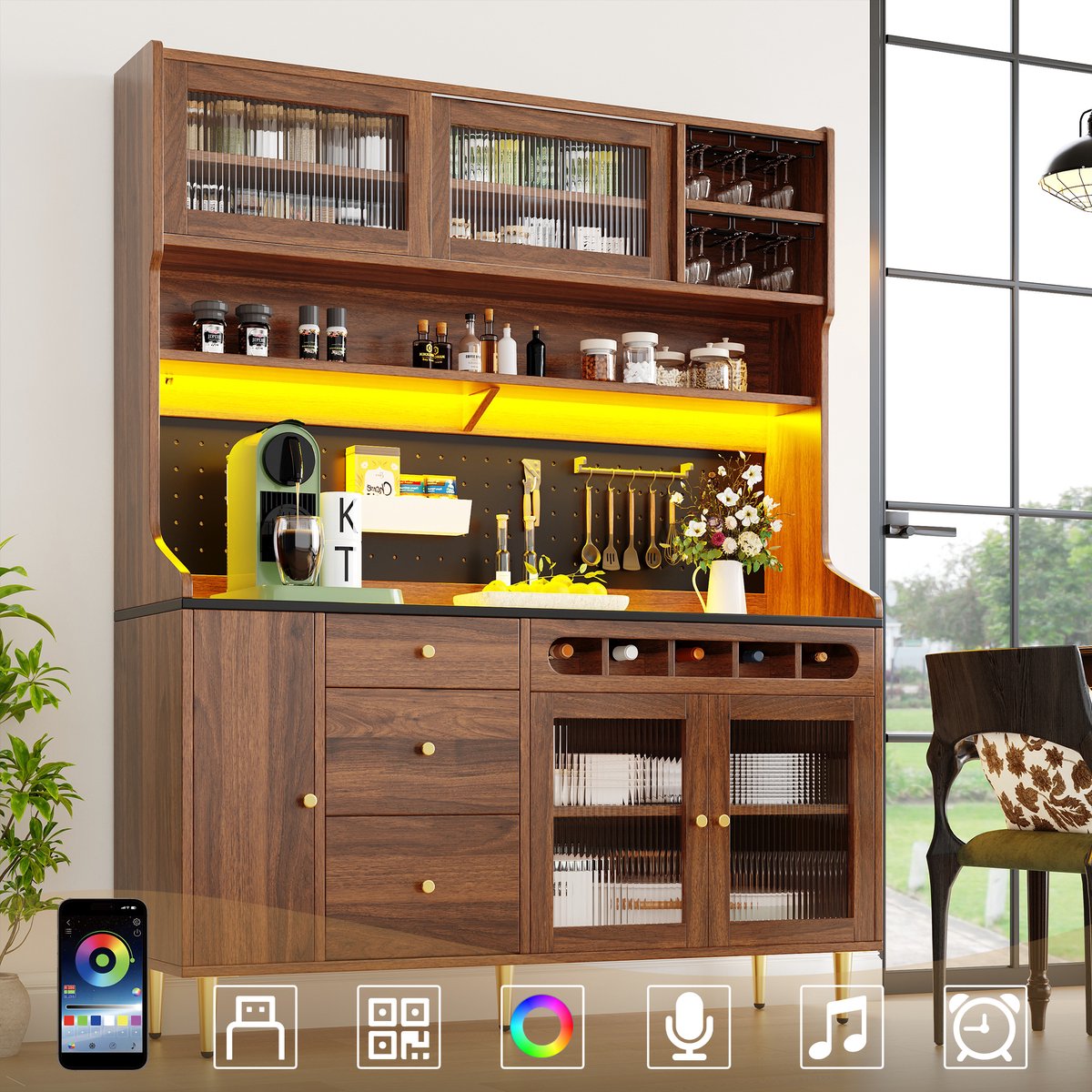 MODFU Hoge Kast - Met Ledverlichting Met Appbediening - Verstelbare Legplanken - Uittrekbaar Wijnrek Met Glashouders - Glas En MDF - Walnootkleur - 145 x 39 x 171 Cm
