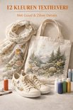 Une écharpe beige avec des fleurs et des papillons, un sac et des baskets beiges, avec des bouteilles de peinture textile à côté. Fond beige.