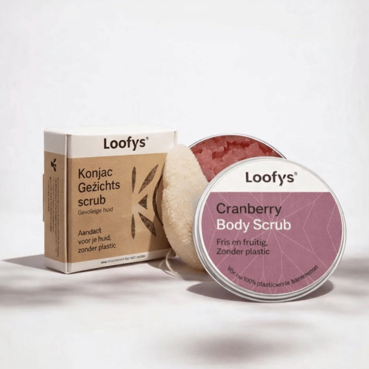 Verwen & Relax Cadeauset – Bodyscrub 150ml + Konjac Gezichtsspons - Cranberry
