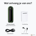 Zwarte masturbator, oplaadkabel en oortjes. Tekst "Wat ontvang je van ons?" en "Handleiding".