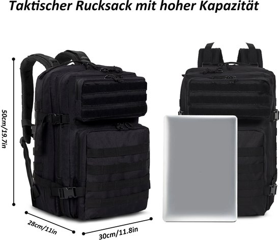 Zwarte tactische rugzak met afmetingen 50cm x 28cm x 30cm, naast een laptop.