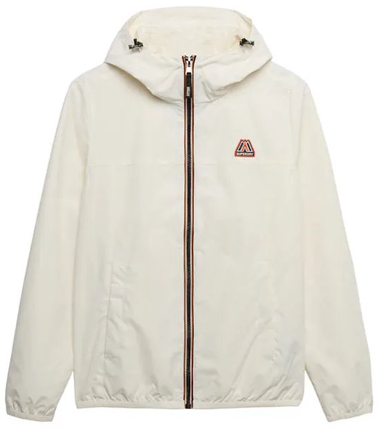 Crèmekleurige Superdry windjack met capuchon, rits en logo op de voorkant.